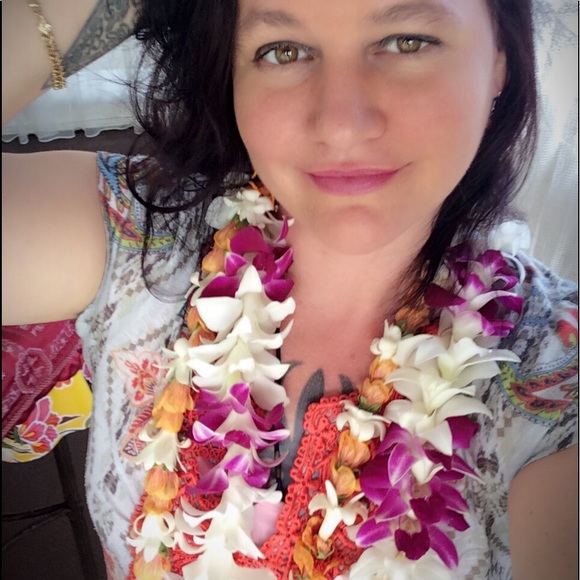 Meet your Posher, Laura - Picture 2 of 8